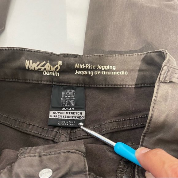 Massimo Mid-Rise Denim Jeggings w/Bottom Zippers - Picture 5 of 9